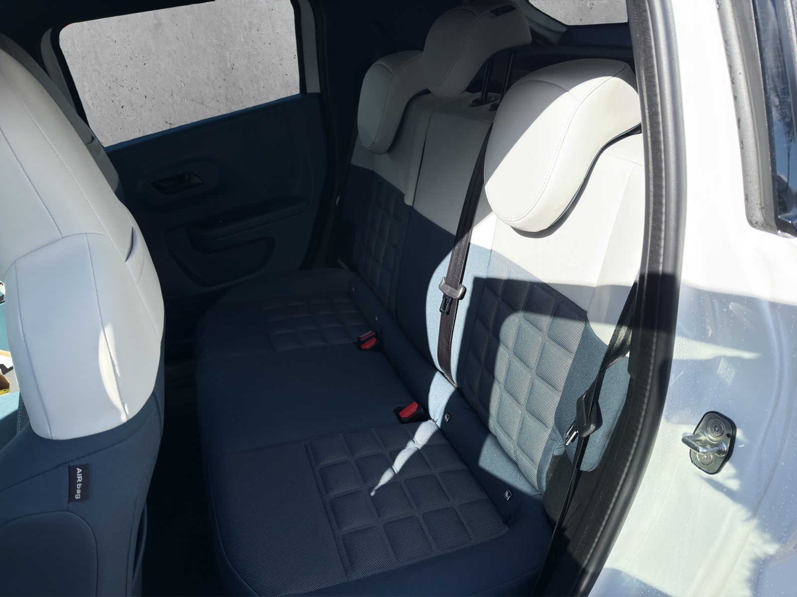 ea023e1a-dce5-44c9-a477-479357673cd9