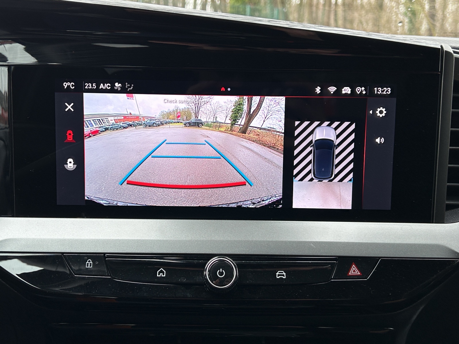 e27e1208-ebe2-4679-8a77-9fe8bc0e1b6f